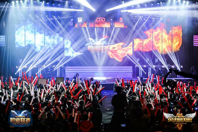 上单选手数据对比：TheShy低经济高输出 vs Bin高经济低输出，伤害转化率揭示打法效率差距